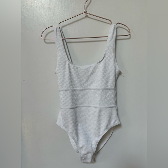 MELISSA ODABASH Perugia One-Piece Swimsuit (US/6) White NWOT - Picture 4 of 8